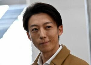 高橋一生の血管腕毛と筋肉喉仏