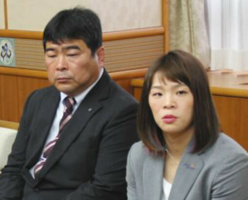 川井梨紗子の父親と母親と妹